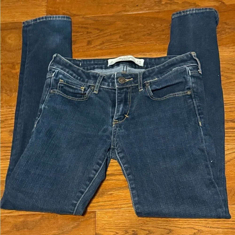 VTG. Abercrombie & Fitch Dark Indigo Skinny Jeans size 2 short
